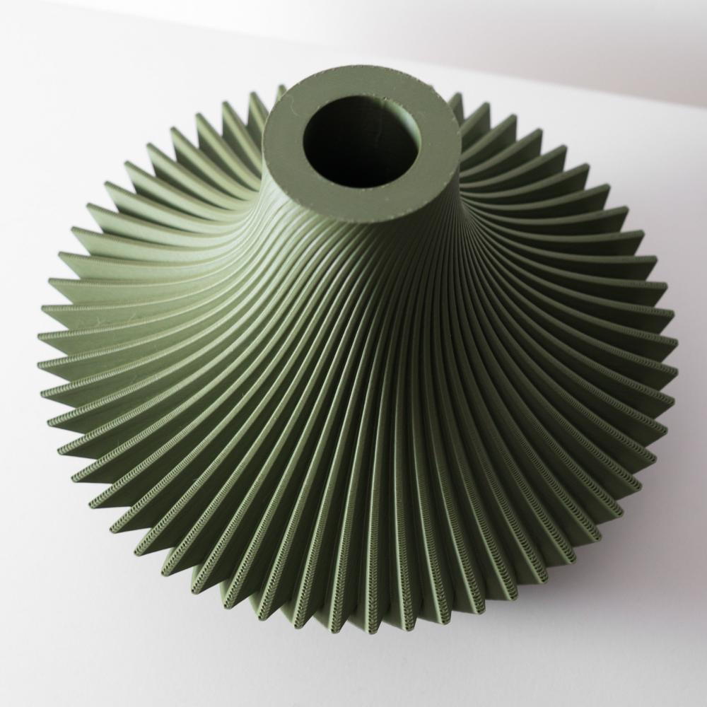 Sleek Vase for Stylish Living Room Decor - Kitan Short Vase - Image 9