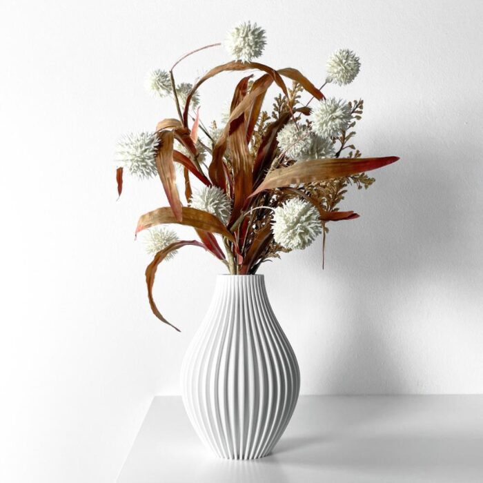 Modern Accent Vase for Flower Displays - Eres Vase - Image 3