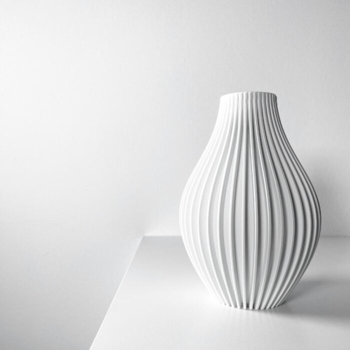 Modern Accent Vase for Flower Displays - Eres Vase - Image 8