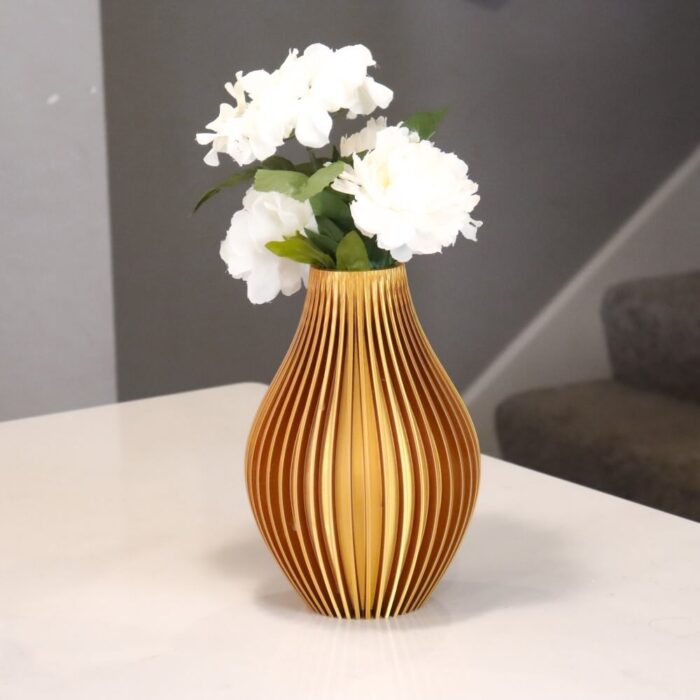 Modern Accent Vase for Flower Displays - Eres Vase - Image 9