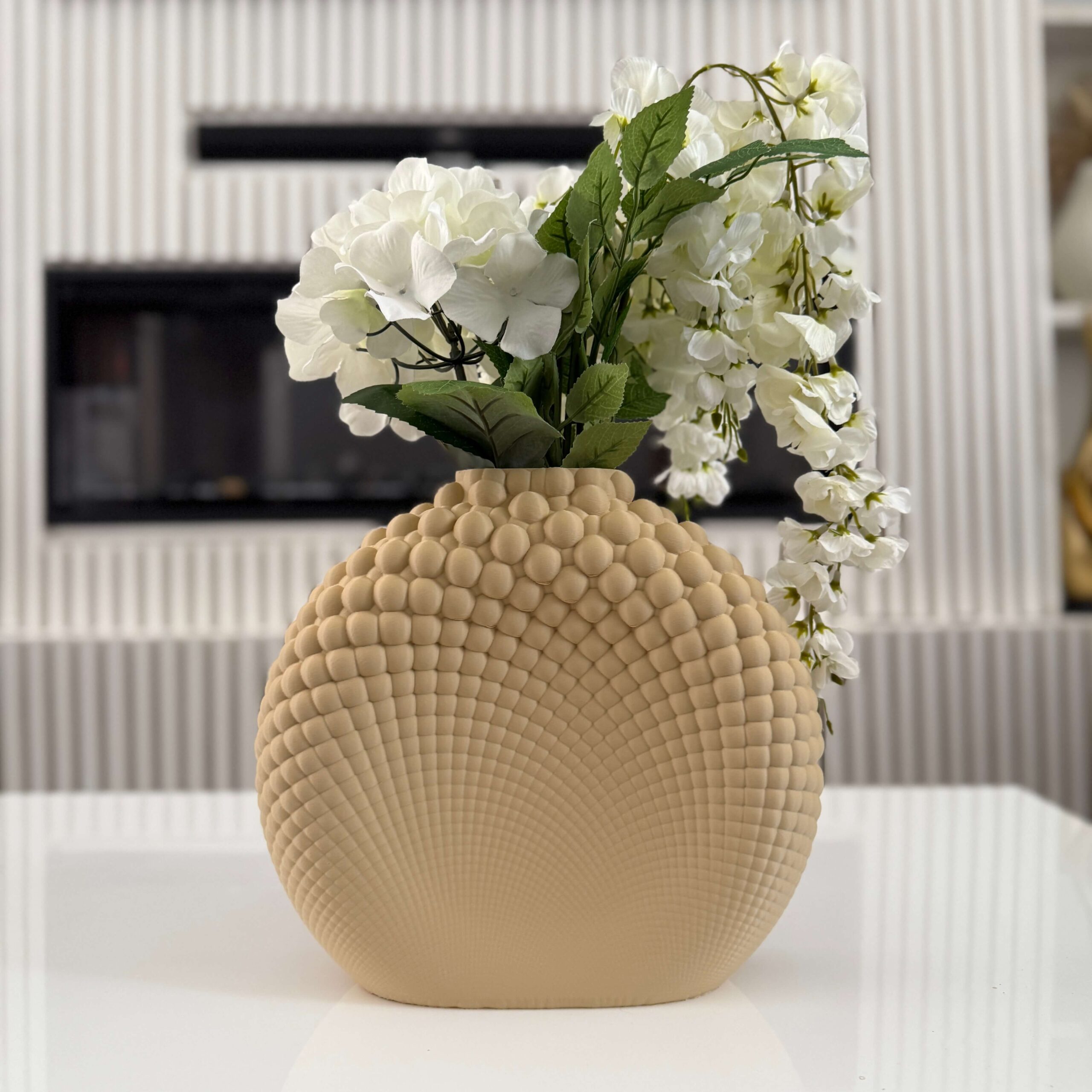 Shell-Inspired Vase – Modern Sculptural Decorative Vase for Entryway, Living Room & Table Styling - Image 11