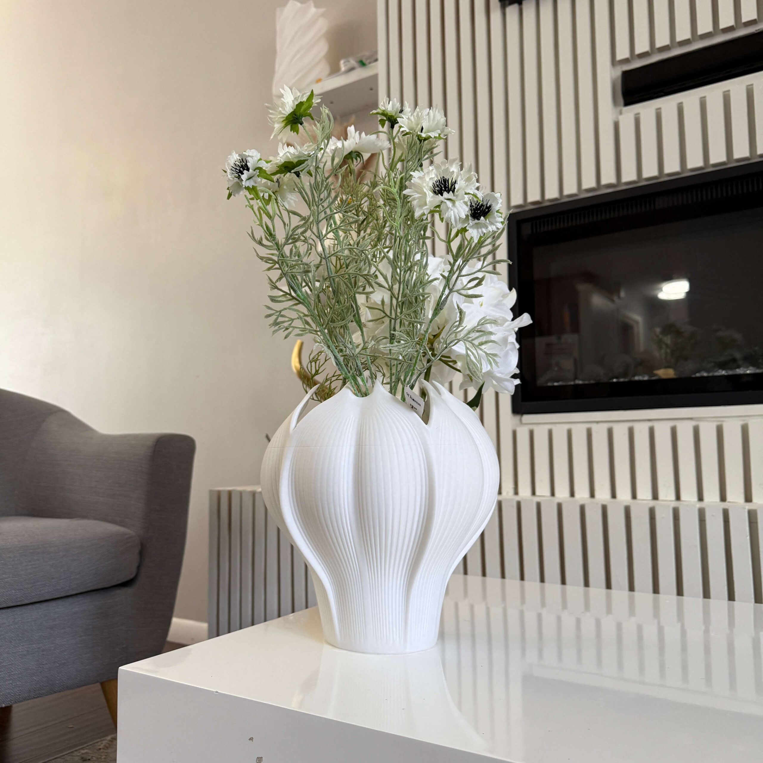 Lotus Bloom Vase – Elegant Modern Vase for Home Decor - Image 2